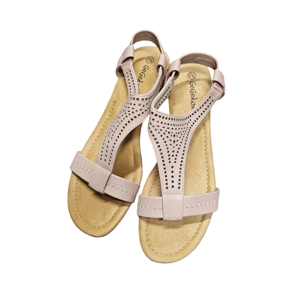 NWOT Cream Boho Sandals with T Strap and Open-Toe Design Size 7.5 - Picture 8 of 8